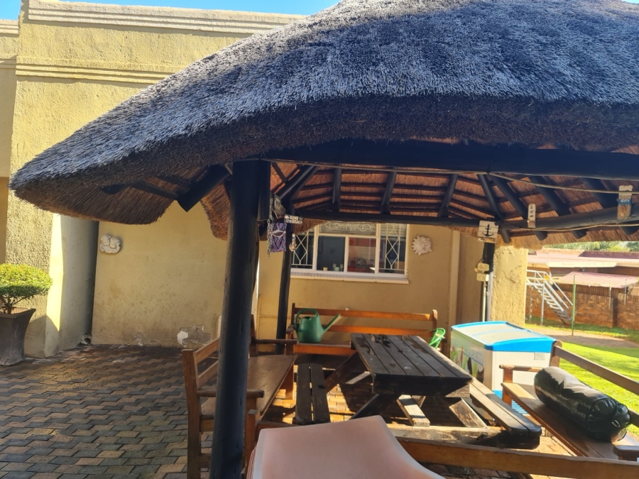 6 Bedroom Property for Sale in Safari Gardens North West